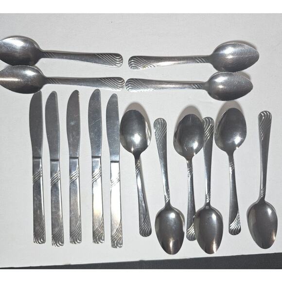 Mixed Lot of 14 Pieces of Stainless Steel Flatware Waves Wavy Pattern - Picture 2 of 6